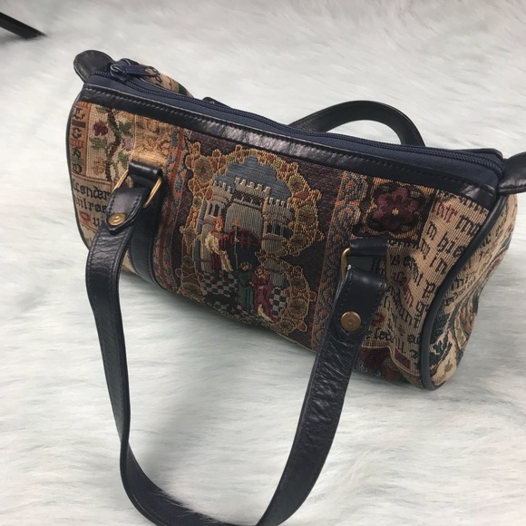 Windsor & York Handbags - Vintage religious roman tapestry bag